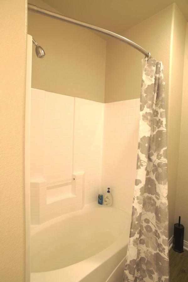 Private Bedroom And Bathroom In Shared 2 Bedroom In Venice - Pool - Hot Tub & Gym